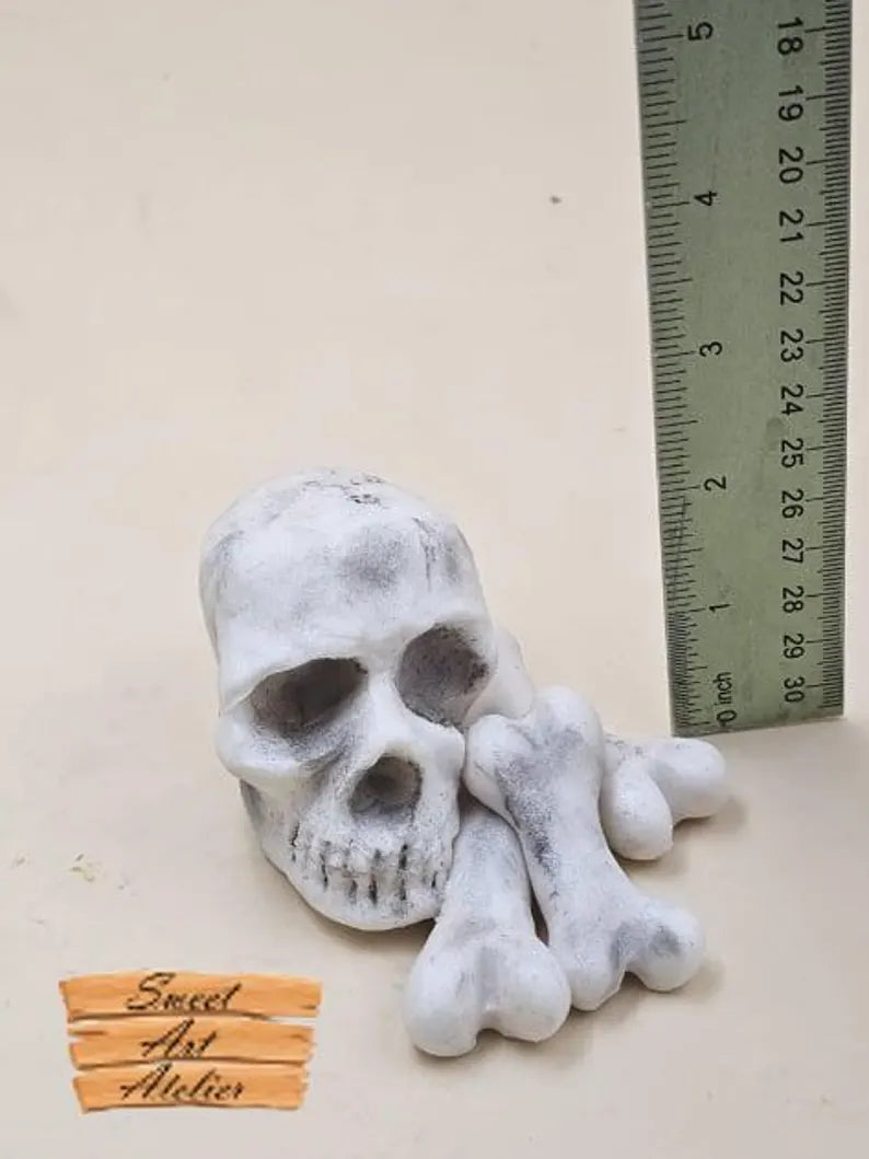 Edible Fondant Decorative Cake Topper - Skull 'n' Bones